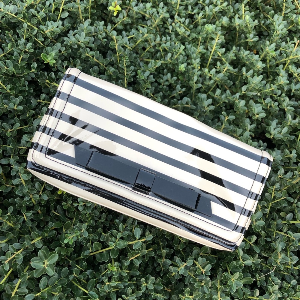 🌸 Kate Spade Clutch/Wallet